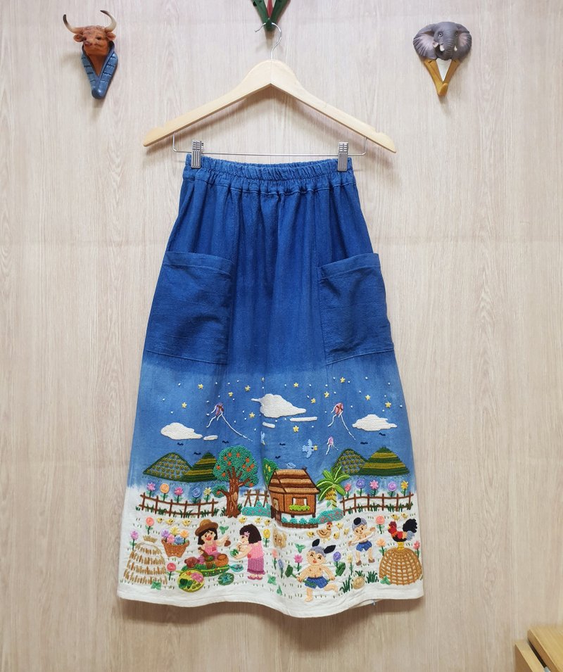 手工刺绣裙子、棉织物、乡村生活、莲花 - 裙子 - 绣线 白色