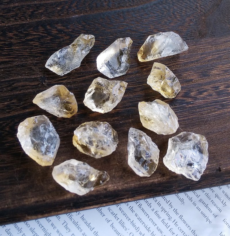 Citrine 巴西产地 黄阿赛斯特莱 黄水晶 天然小碎石  一组12颗 - 摆饰 - 其他材质 