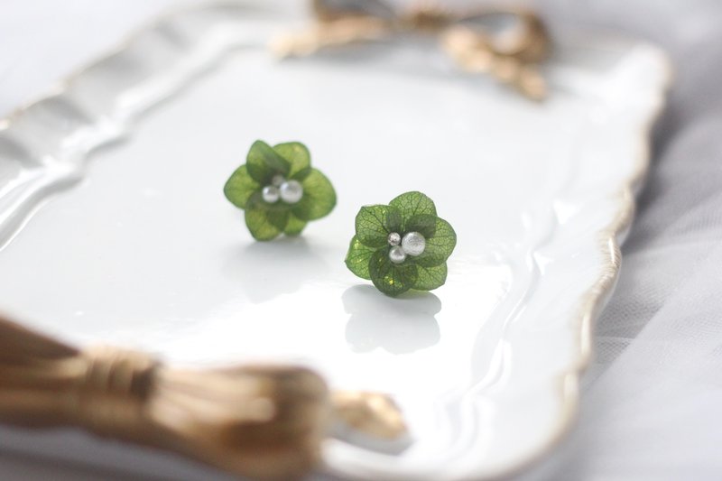 壹念F.MISS 葱绿 日本-永生花\干花 紫阳花/绣球 树脂滴胶手工 耳钉/耳饰 - 耳环/耳夹 - 其他材质 绿色