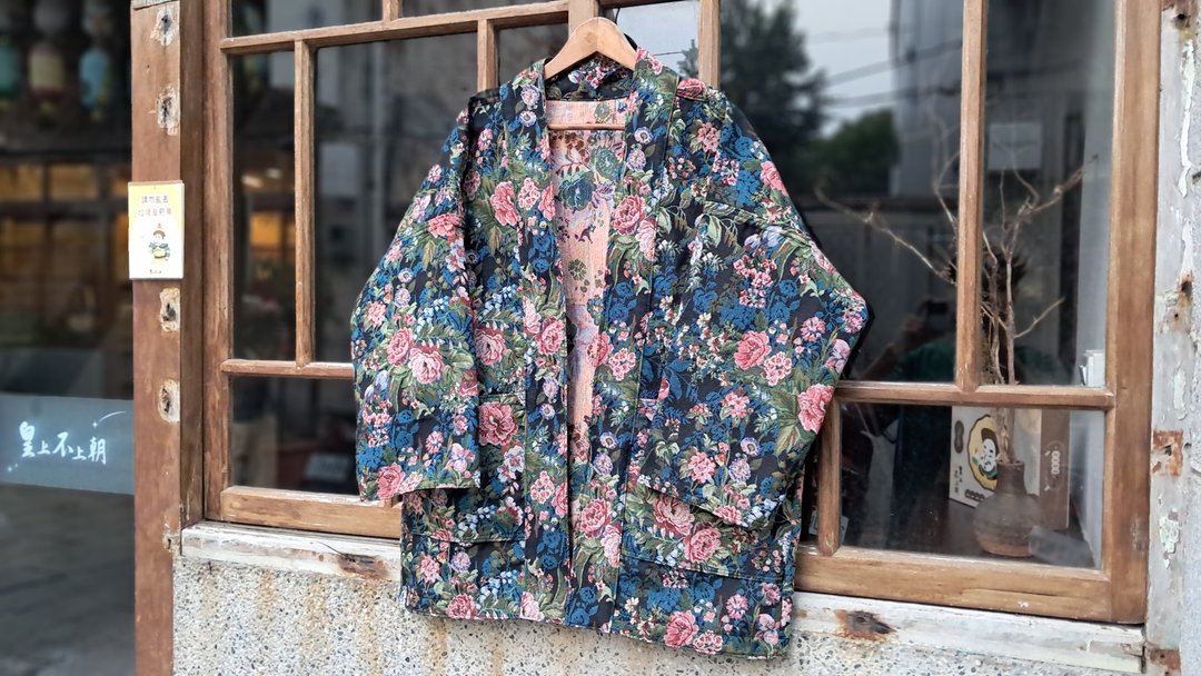AMIN'S SHINY WORLD黑夜的玫瑰丛林 KIMONO - 女装休闲/机能外套 - 棉．麻 多色
