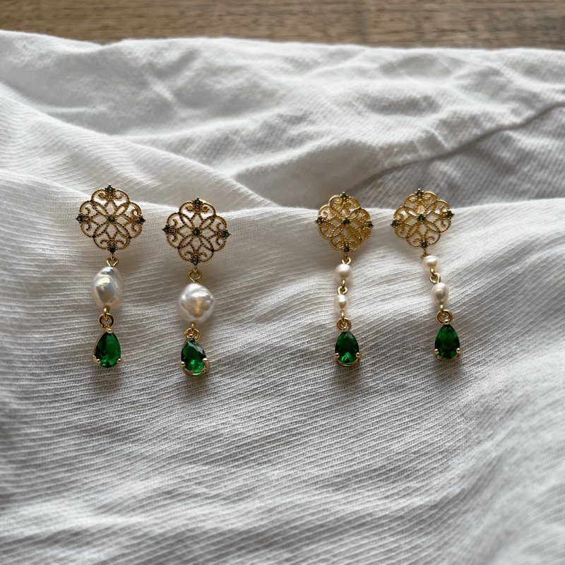 翡翠捕梦网 | 翡翠绿锆石天然巴洛克珍珠镀金垂坠耳环 (925银针) - 耳环/耳夹 - 珍珠 金色