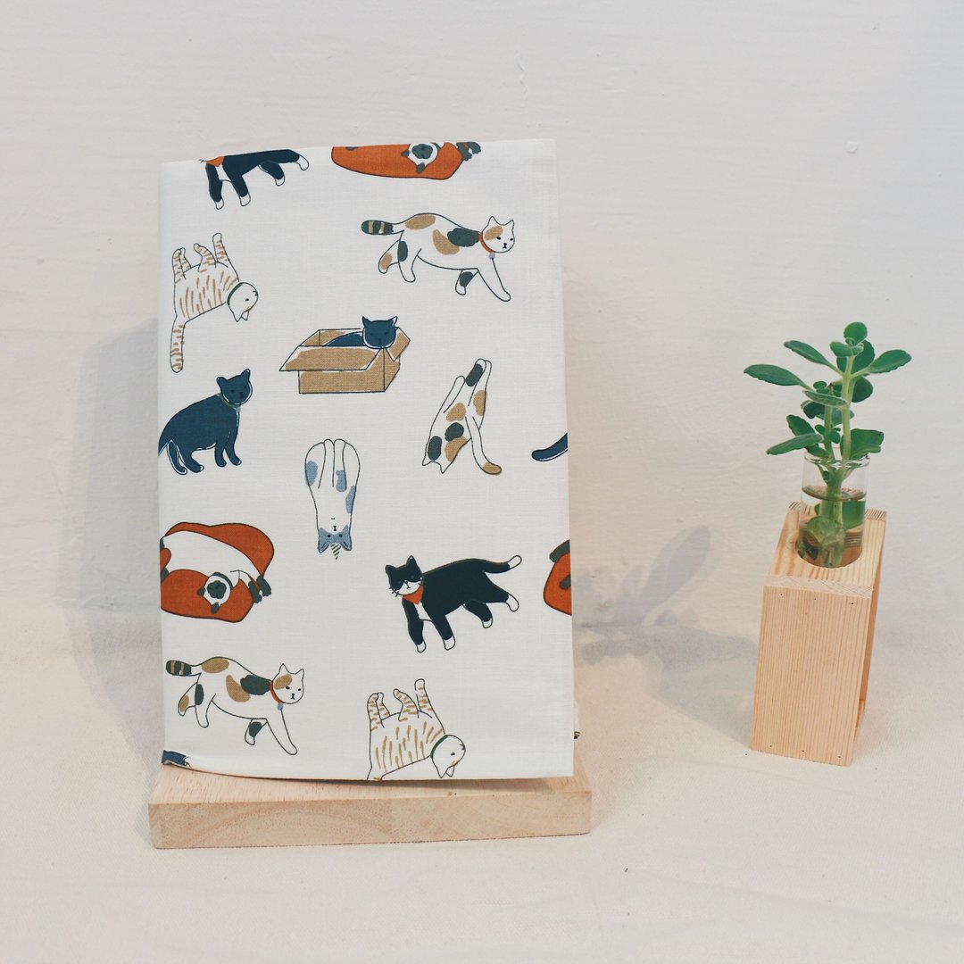 一起玩的猫 布料手工书衣/书套  | 815a.m - 书衣/书套 - 棉 