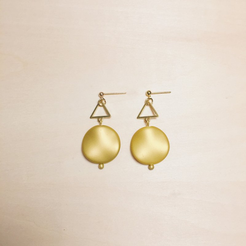 复古三角不规则磨砂黄圆片耳环 - 耳环/耳夹 - 铜/黄铜 金色