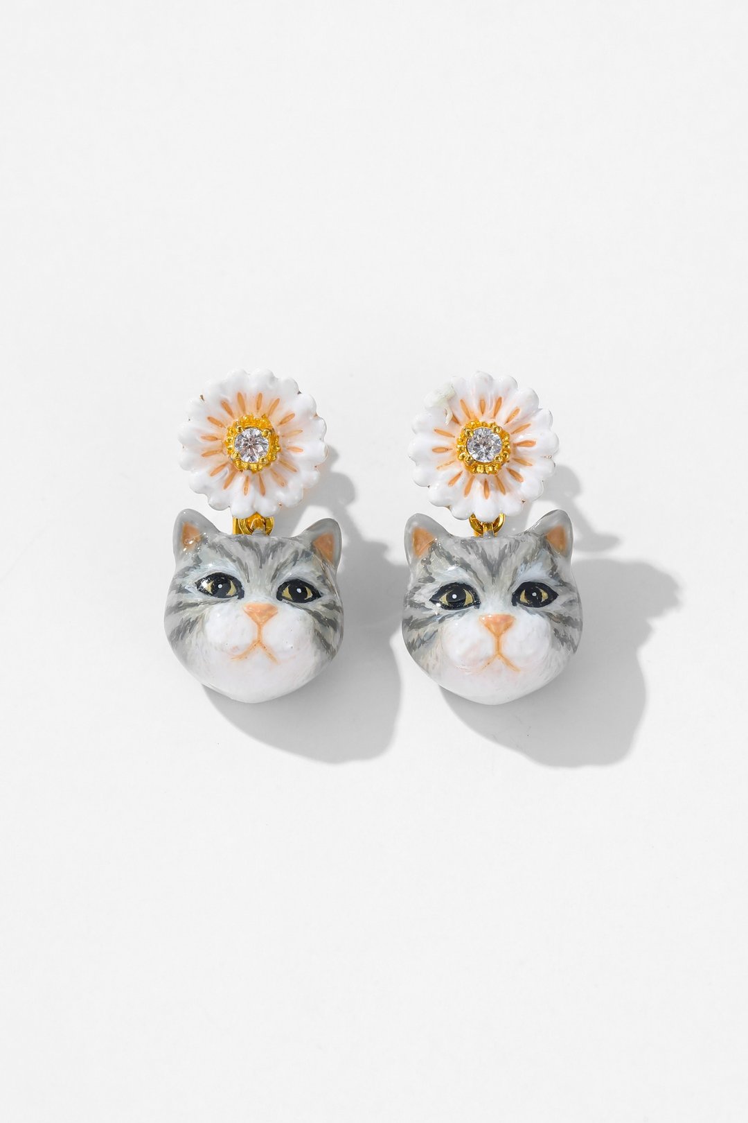 小雏菊锆石灰虎斑猫彩绘珐琅耳环 - 耳环/耳夹 - 珐琅 