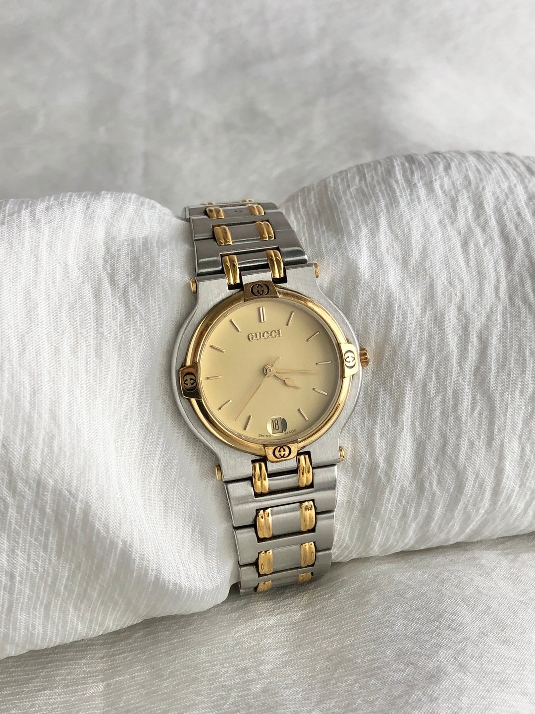 【日本直送 名牌中古包】GUCCI 古驰 腕表 银色 金色 不锈钢 石英 9000M vintage 复古 3jsnej - 女表 - 不锈钢 银色