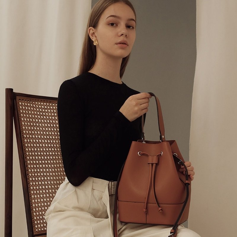 韩国制 AIN Vegan Leather 水桶包包 (BROWN) - 侧背包/斜挎包 - 环保材料 
