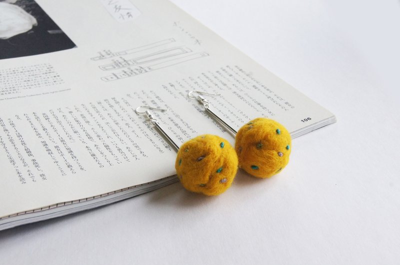 mint neiff I 羊毛毡豆豆毛球吊钟耳环 I 橙 I 穿式/夹式 - 耳环/耳夹 - 羊毛 黄色