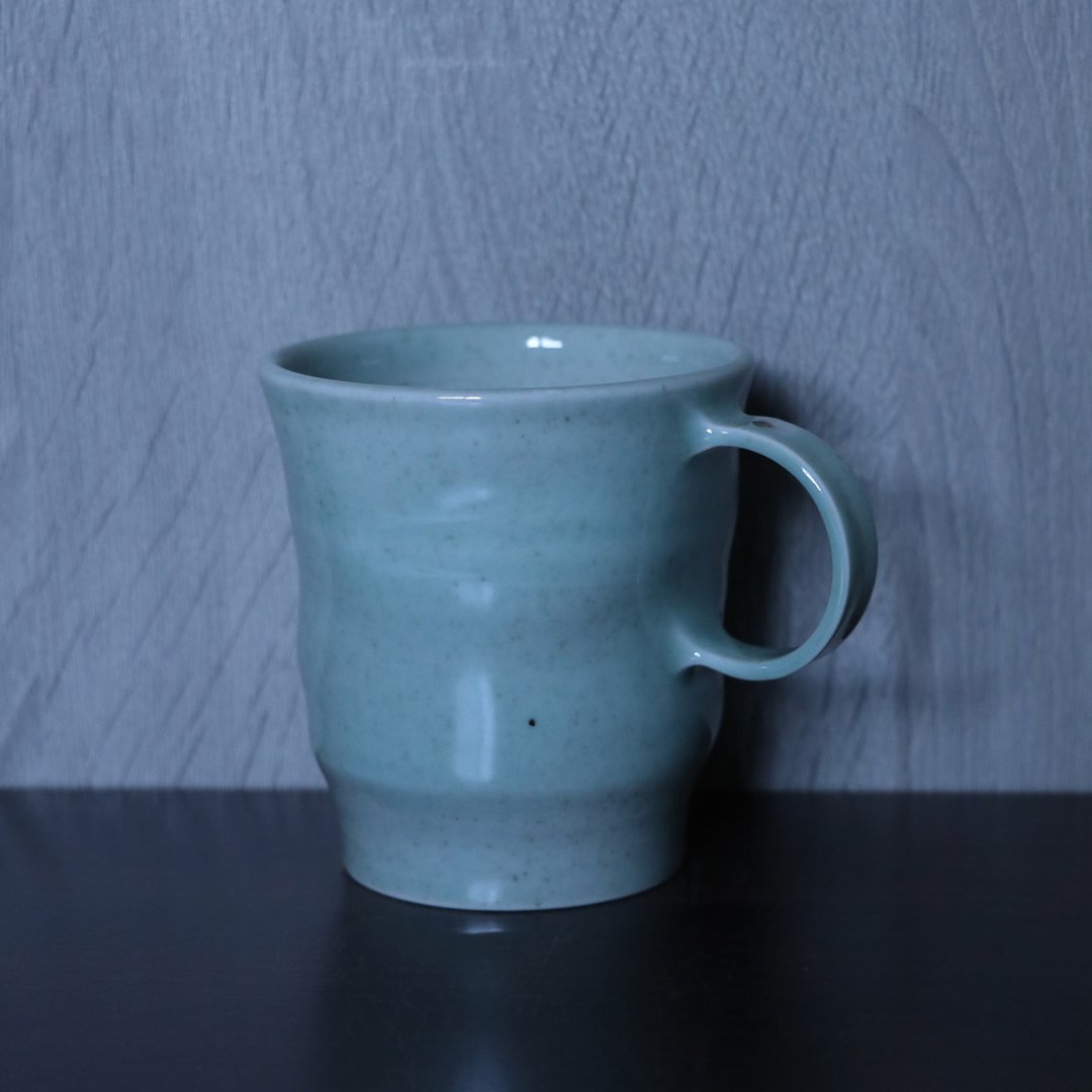 歪仔绿青瓷瓷土把杯 一 - 咖啡杯/马克杯 - 瓷 绿色