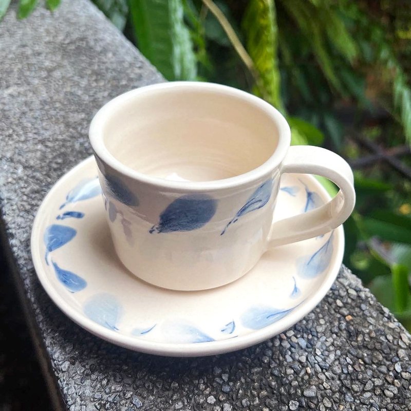 【花舞】青花手绘咖啡杯盘组 - 咖啡杯/马克杯 - 陶 