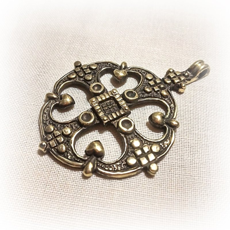 Ukraine brass cross necklace pendant,Vintage Brass Cross charm,Die Struck cross - 吊饰 - 铜/黄铜 金色