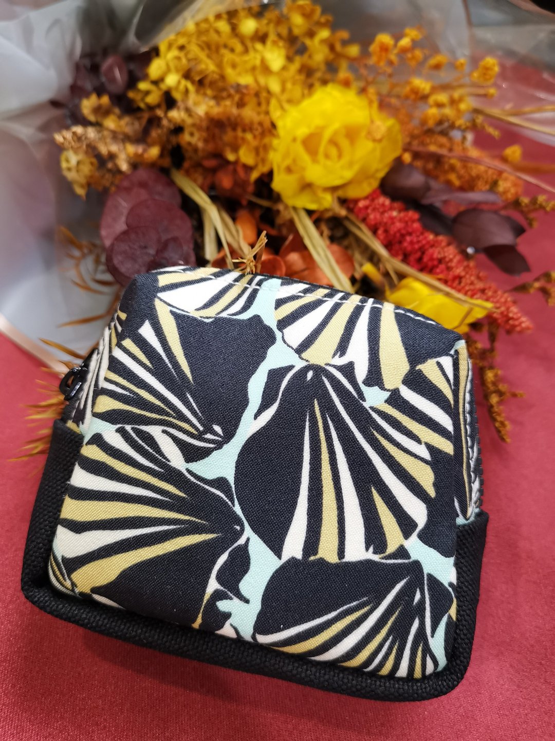 Miranda Handmade 小方包-永生伴随叶 - 零钱包 - 棉．麻 黑色