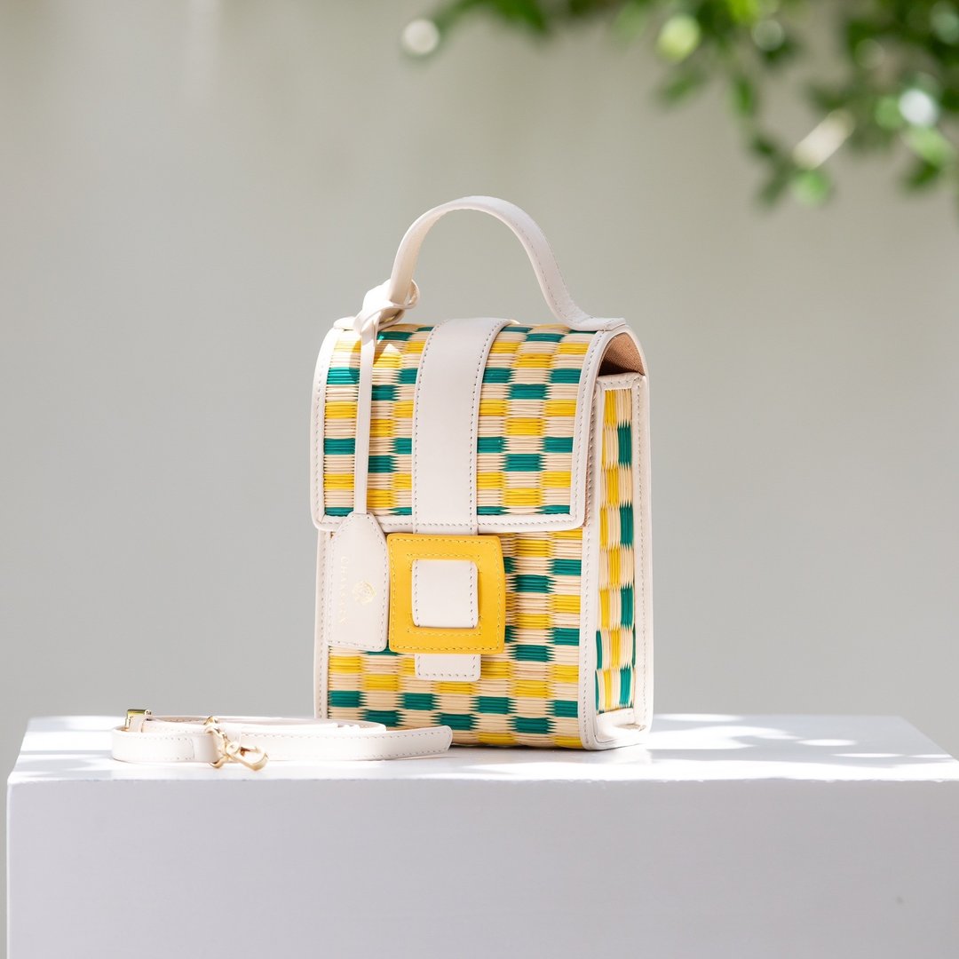 Chaksarn Tally - Natural Mix White Green Yellow Dot Pattern - 手提包/手提袋 - 真皮 白色