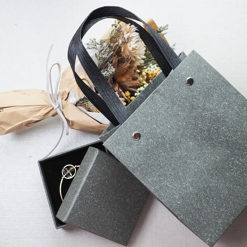 暖暖心意  加购 礼物包装  纸盒 + 手提袋   不包含花束 - 其他 - 纸 灰色