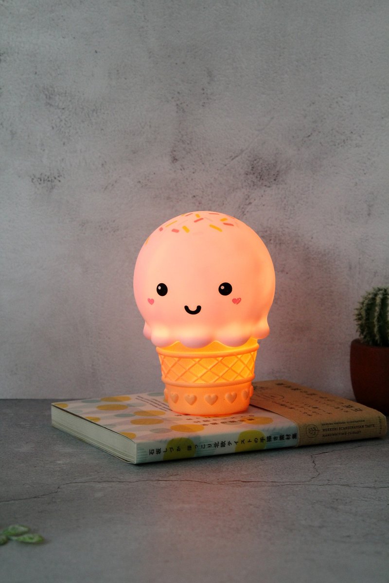 英国进口趣味造型可爱LED小夜灯(粉红冰淇淋甜筒造型) - 灯具/灯饰 - 塑料 白色