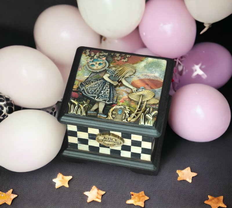 爱丽丝梦游仙境首饰盒 - 收纳用品 - 木头 多色