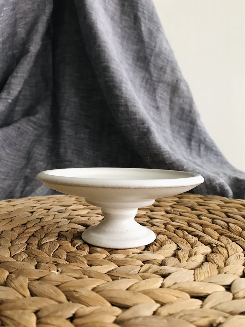 Déjà vu Ceramics 白色陶瓷低脚盘 - 摆饰 - 陶 白色