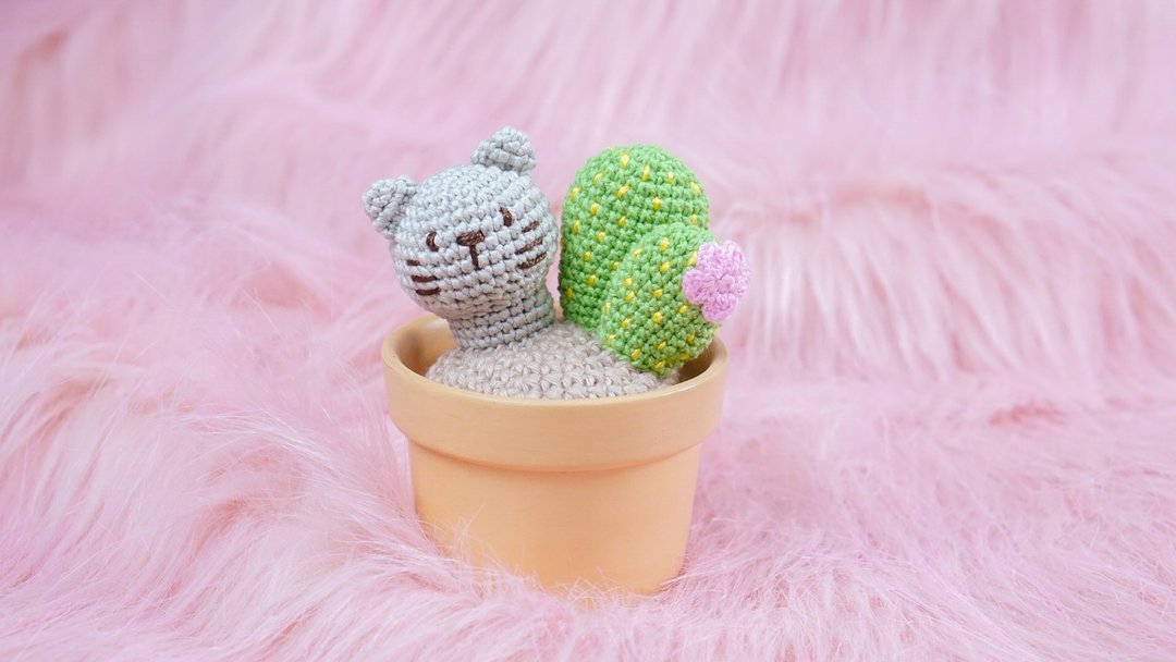 The cat and cactus crochet doll, cat doll, handmade gift, cute animal - 摆饰 - 棉．麻 多色