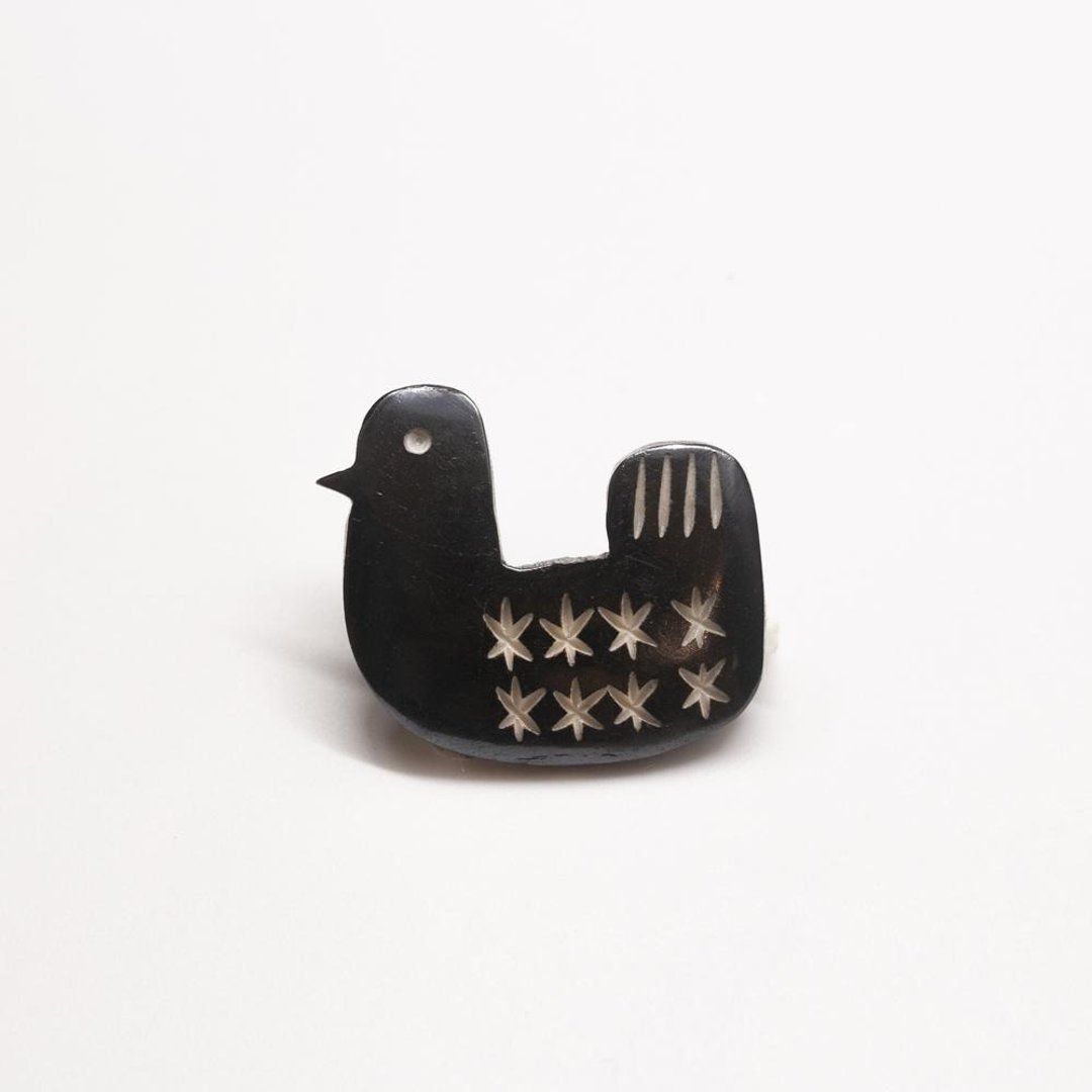 Buffalo bone brooch / duck black - 胸针 - 环保材料 