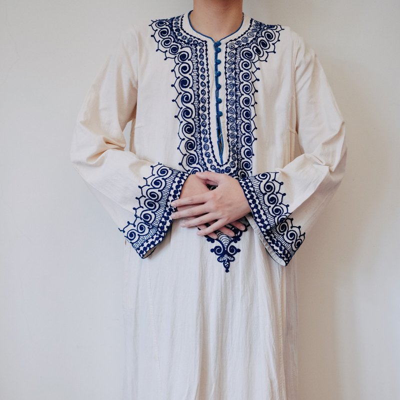 Vintage 低调华丽刺绣棉长袍洋装 - 洋装/连衣裙 - 棉．麻 