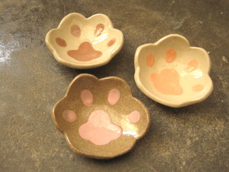 DoDo手作 猫咪肉球碟.give me a hand.*1件 - 浅碟/小碟子 - 其他材质 多色