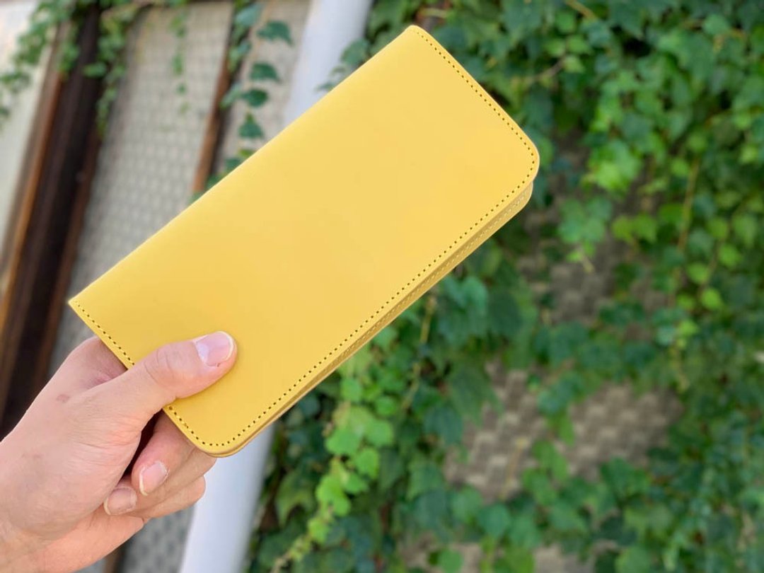 LONG Dazzling yellow long flat wallet that seems to have good luck UP Smooth touch LFW-YNYYY-Y - 皮夹/钱包 - 真皮 黄色