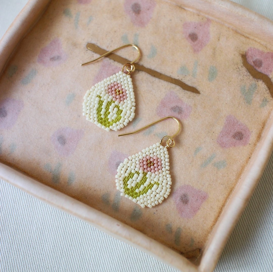 串珠耳饰_水滴/舞动的花/beading earing - 耳环/耳夹 - 玻璃 白色