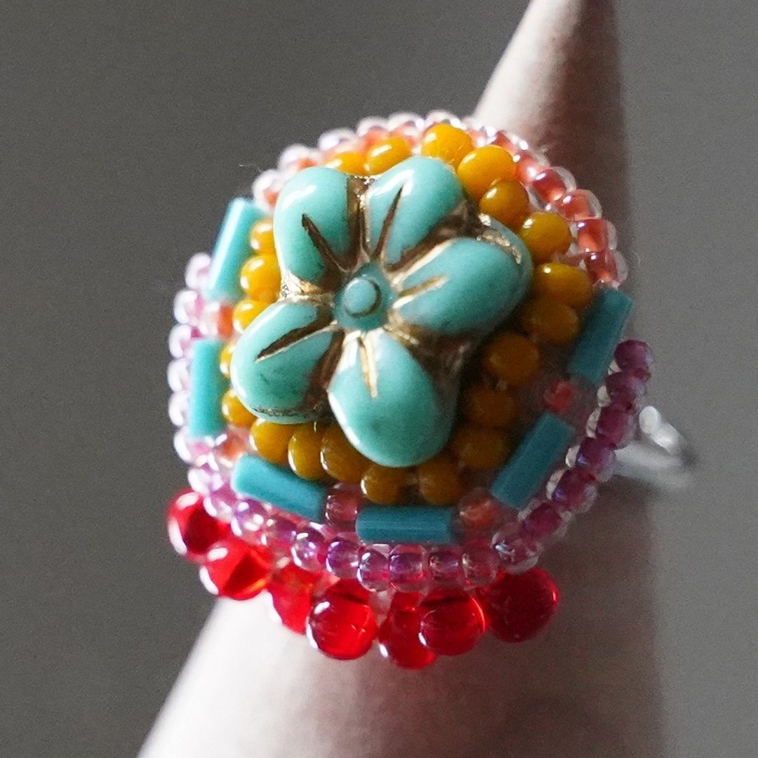 Talkative Ring 49 Free Size Bead Embroidery Ring Flower Ethnic Green Colorful Multicolor - 戒指 - 玻璃 多色