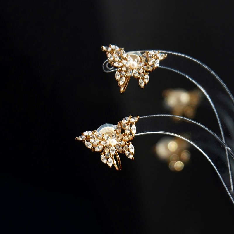 Hi Onion小众设计蝴蝶锆石耳钉轻奢超闪高级感重工耳夹复古耳饰 - 耳环/耳夹 - 其他材质 