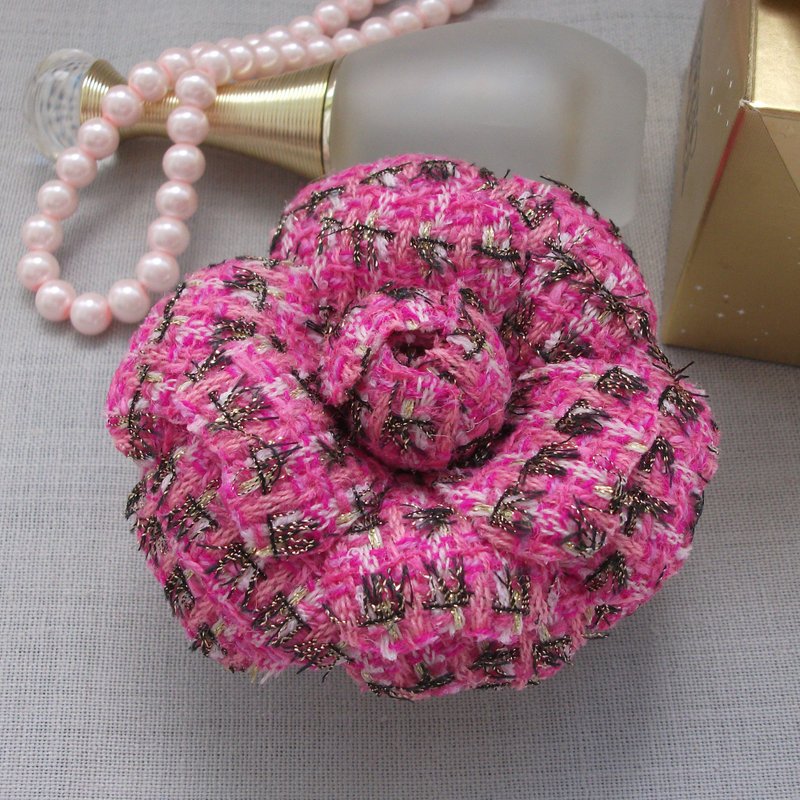 粉色布艺山茶花胸针 - 胸针 - 羊毛 粉红色