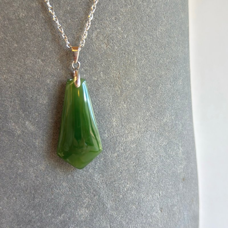 苍穹守望 - 福气玉光系列 - 台湾设计雕刻玉佩 - 项链 - 玉石 绿色