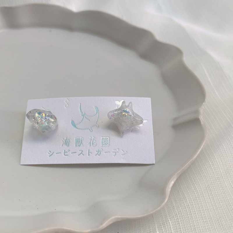 【小耳钉系列】星光矿石 不对称耳环 耳针/耳夹 - 耳环/耳夹 - 树脂 白色