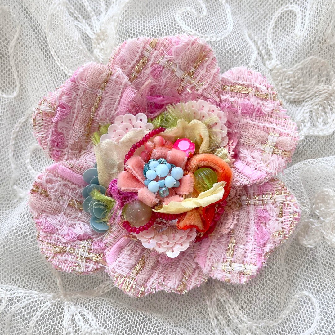 梦幻花朵胸针  No.62  手作饰品　独一无二 - 胸针 - 棉 