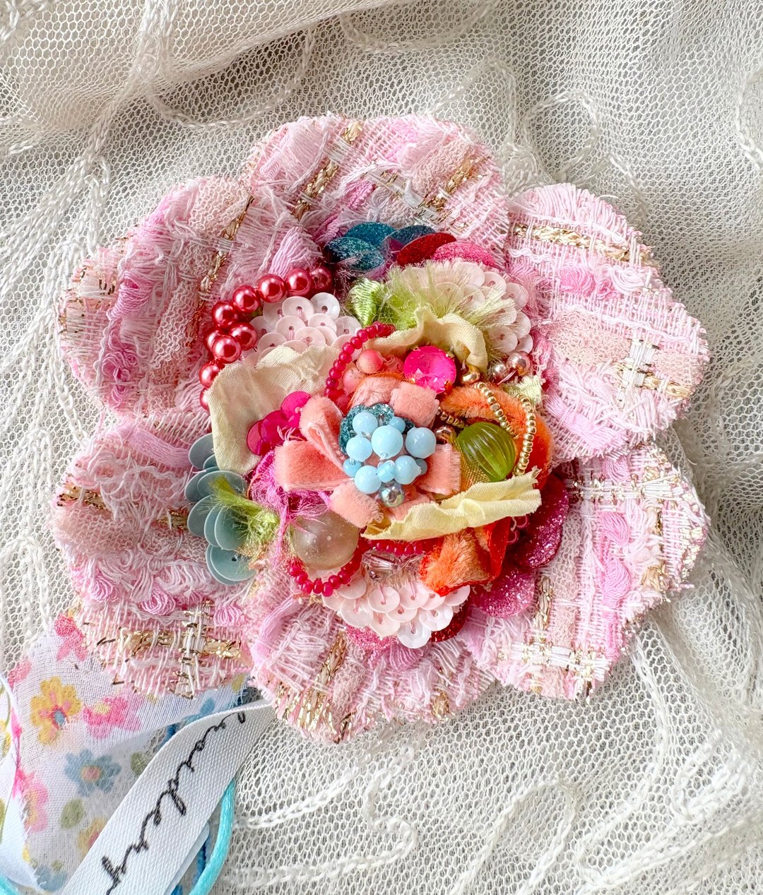 梦幻花朵胸针  No.62  手作饰品　独一无二 - 胸针 - 棉 