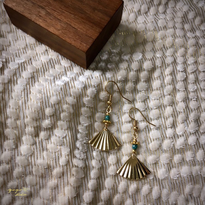 抹茶色琉璃折扇耳环 耳夹 - 耳环/耳夹 - 铜/黄铜 绿色