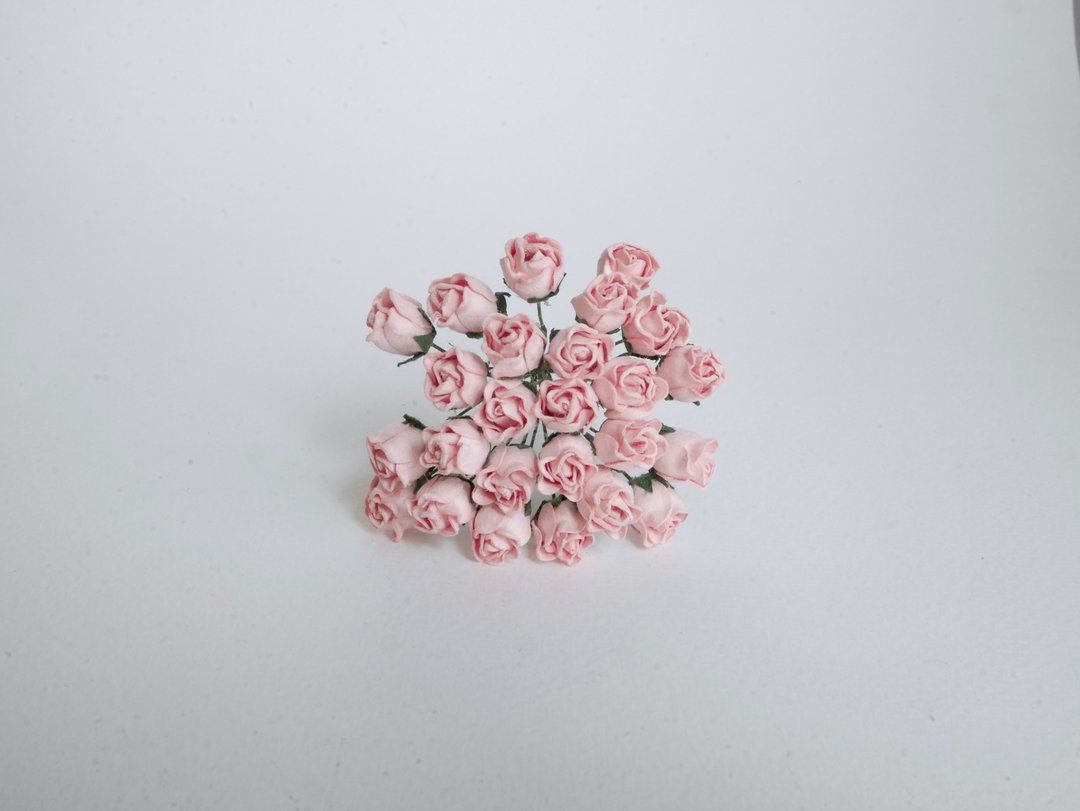 Paper flower, 25 pieces, size 1 x1.2  cm. budding rose flower, pale peach color. - 其他 - 纸 粉红色