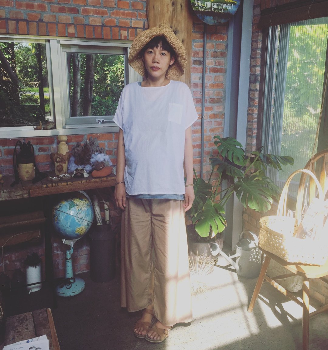 纯棉薄棉质 阿爸的蓝令古百搭纯白棉衫 - 女装上衣 - 棉 白色