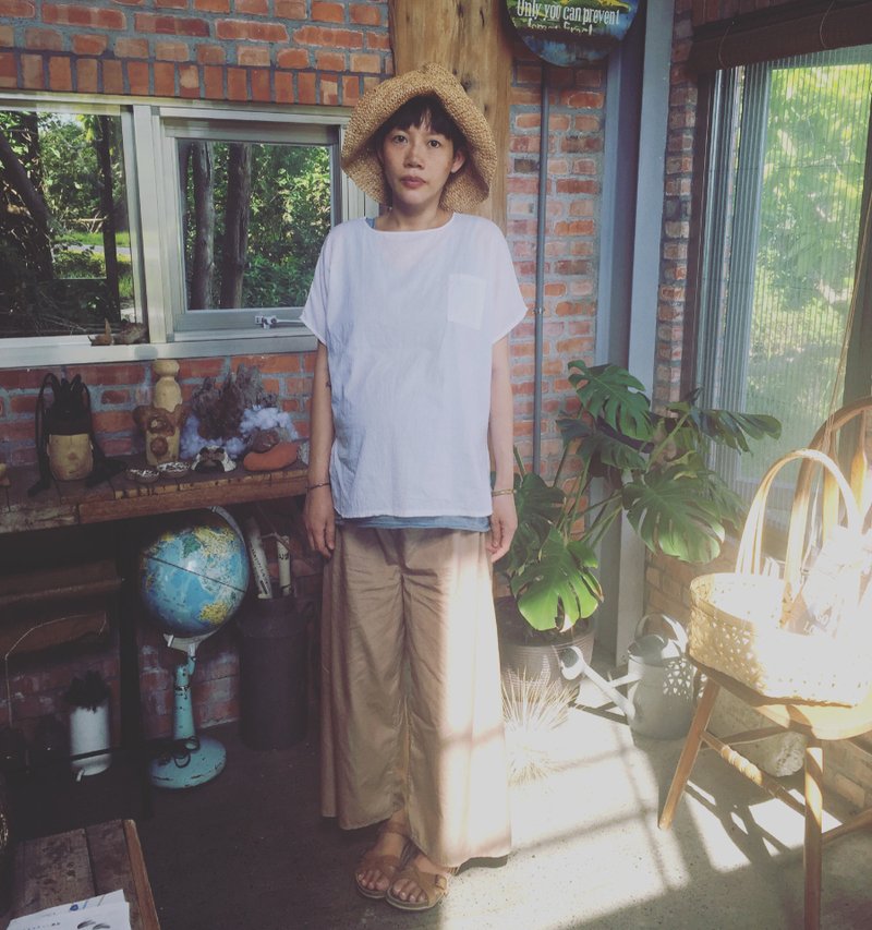 纯棉薄棉质 阿爸的蓝令古百搭纯白棉衫 - 女装上衣 - 棉．麻 白色