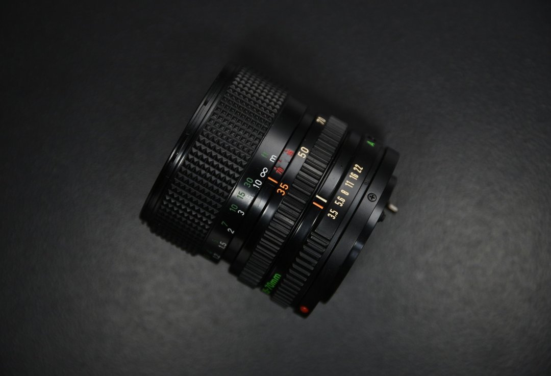 【经典古物】佳能 Canon Zoom 35-70mm F3.5 Macro 微距 手动镜头 - 相机 - 其他金属 