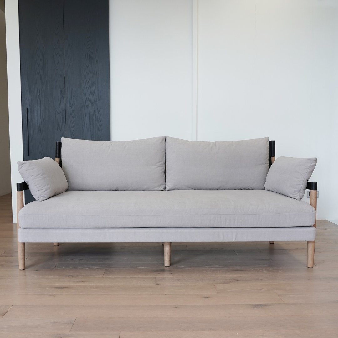 Gentleman Sofa 绅士沙发 | 双人座 - 椅子/沙发 - 木头 灰色
