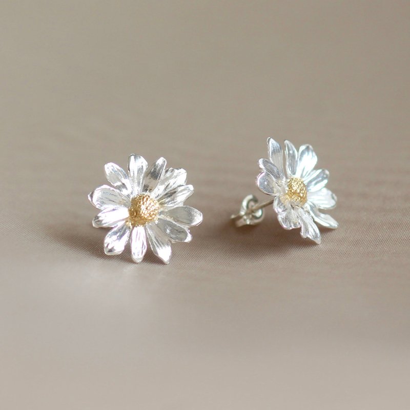 雏菊耳环 / 夹式耳环 - 耳环/耳夹 - 纯银 银色