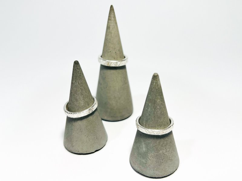 条纹戒【RSB1003】纯银手工戒.手工刻字.雷射刻字.男戒.女戒.对戒 - 戒指 - 纯银 银色