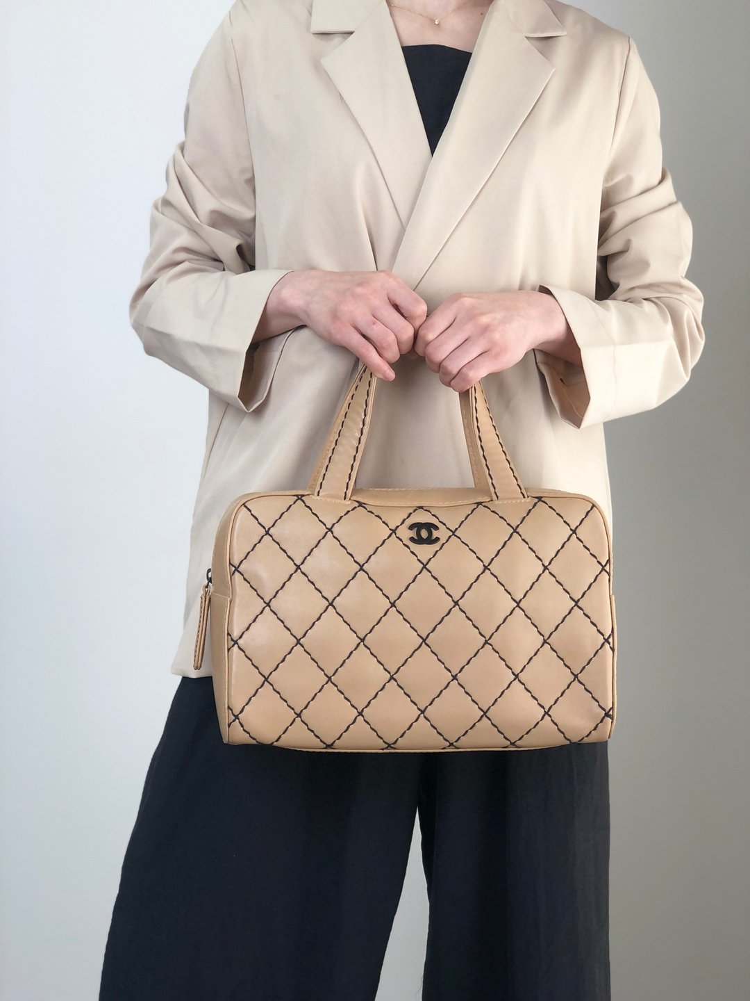 【日本直送 名牌中古包】CHANEL 香奈儿 经典菱格纹 手提包 米色 缀饰 经典设计 vintage 古董 p5u5z6 - 手提包/手提袋 - 真皮 咖啡色