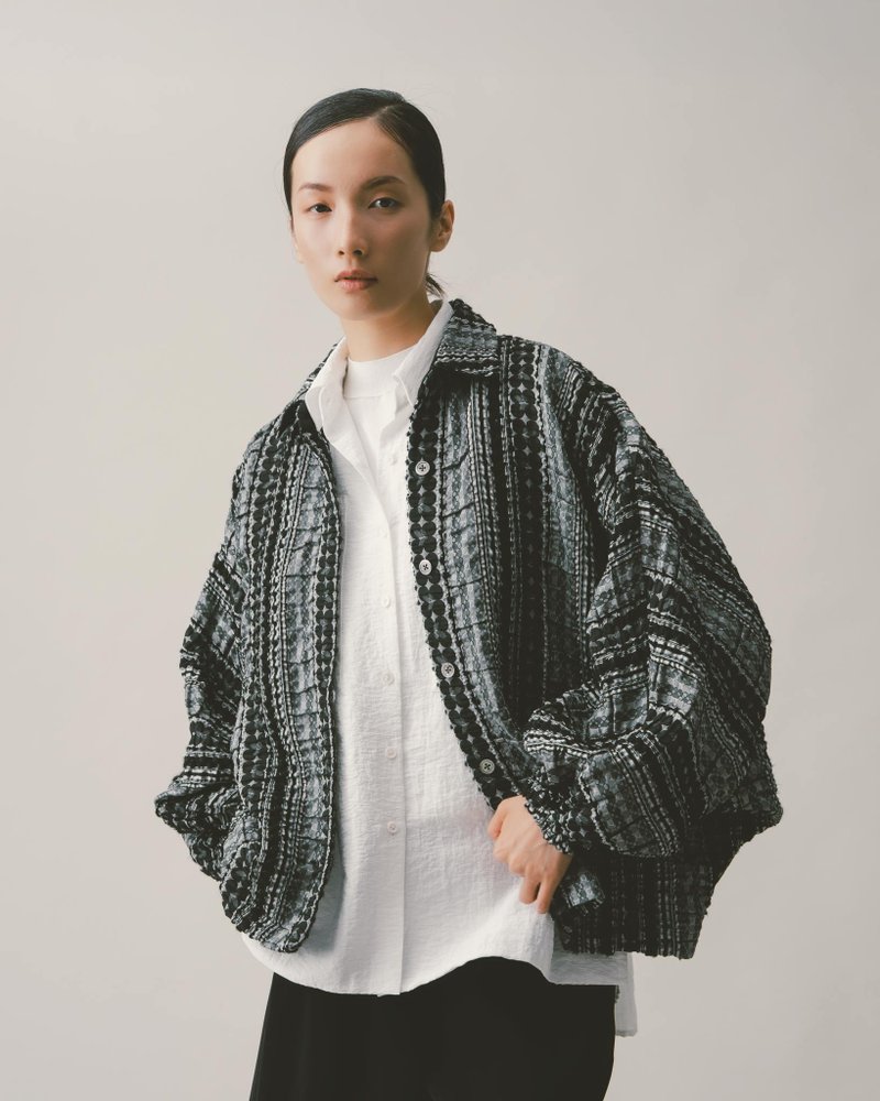 UUIN_黑灰条泡泡连袖外套 - 女装休闲/机能外套 - 其他材质 黑色