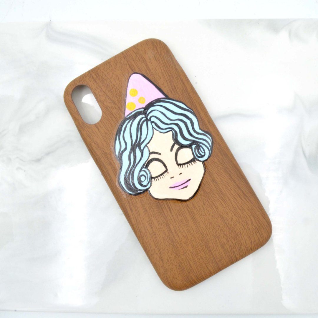 手绘娃娃仿木纹iPhone XR 手机壳 只有一个 - 手机壳/手机套 - 其他材质 卡其色