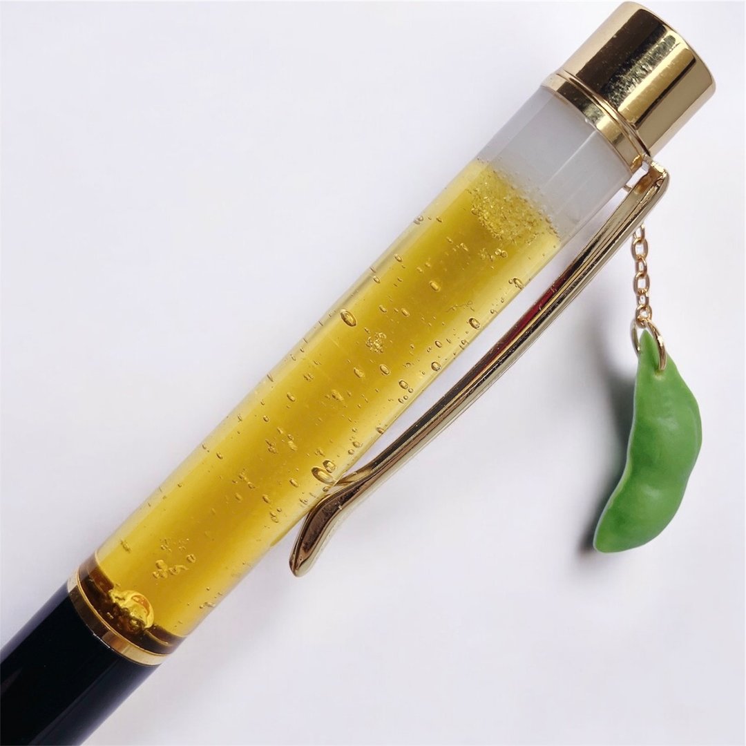 附毛豆吊饰的啤酒造型圆珠笔 - 圆珠笔/中性笔 - 树脂 黄色