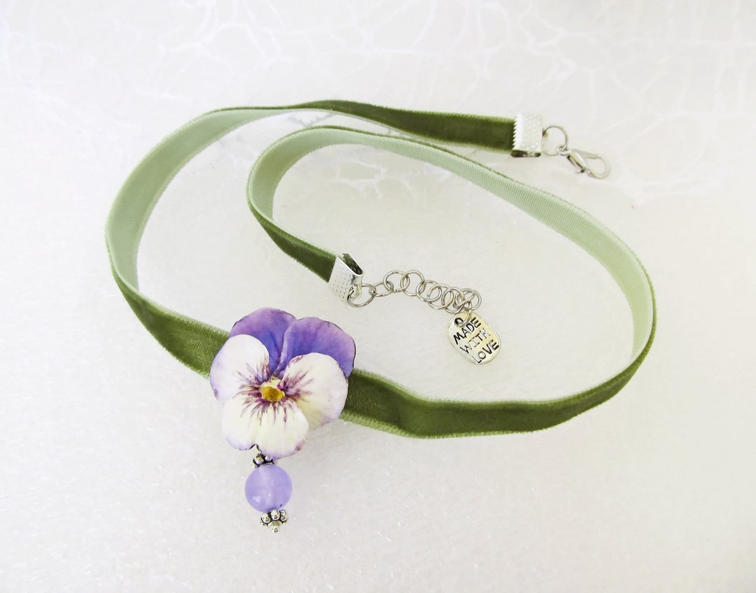 Flower choker collar Pansy choker Cute floral necklace Velvet ribbon choker gift - 项链 - 粘土 紫色
