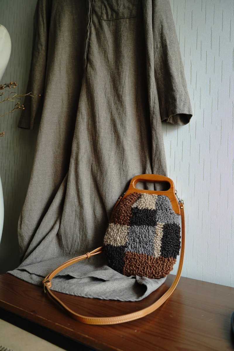 五色波浪毛毯手提口金包小包 - 侧背包/斜挎包 - 其他人造纤维 多色