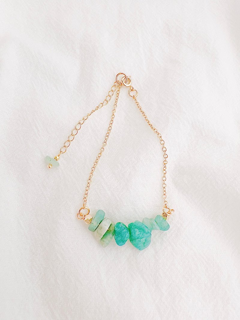 微风绿语 天河石不规则天然手链 - 手链/手环 - 水晶 绿色