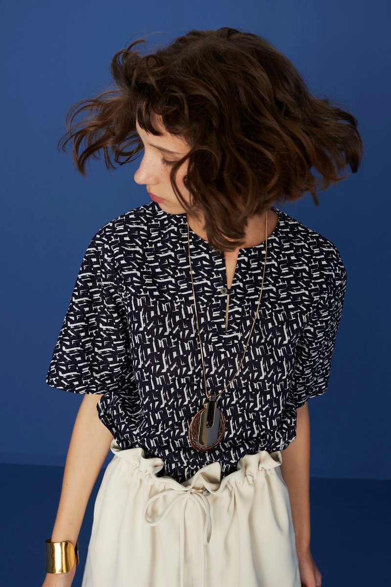 印花短袖上衣 - 女装上衣 - 棉．麻 蓝色