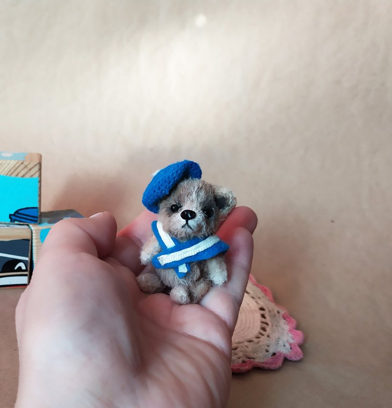 微型针织泰迪熊与坚果收藏小雕像amigurumi可爱玩具 - 玩偶/公仔 - 羊毛 卡其色